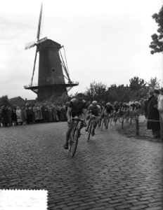 Wielerronde van Etten met Tour de France ploeg , tijdens de koers, Bestanddeelnr 906-5659