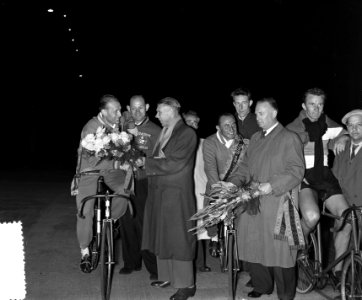 Wielerwedstrijd om grote prijs Amsterdam sprint duo Derks en Pronk, Bestanddeelnr 906-7255