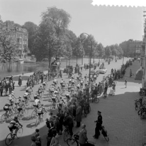 Wielerkoers Amsterdam-Arnhem-Amsterdam Start op de Nassaukade, Bestanddeelnr 908-7166
