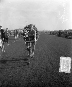 Wielerkampioenschappen Amateurs op Circuit van Zandvoort. Winnaar Cor Paymans ui, Bestanddeelnr 905-8205