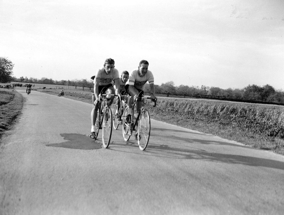Wielerkampioenschap op de weg Valkenburg finish amateurs, Bestanddeelnr 907-1255