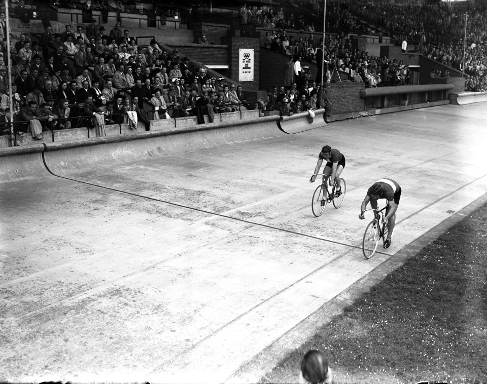 Wielerkampioenschappen. Sprint. Van Vliet tegen Derksen, Bestanddeelnr 902-8270