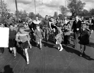 Wielrennen 300 meter sprint Den Haag . Winnaar, Bestanddeelnr 907-7725