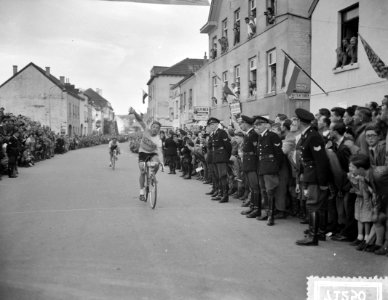 Wielerkampioenschap op de weg Valkenburg U. Roks finish, Bestanddeelnr 907-1250