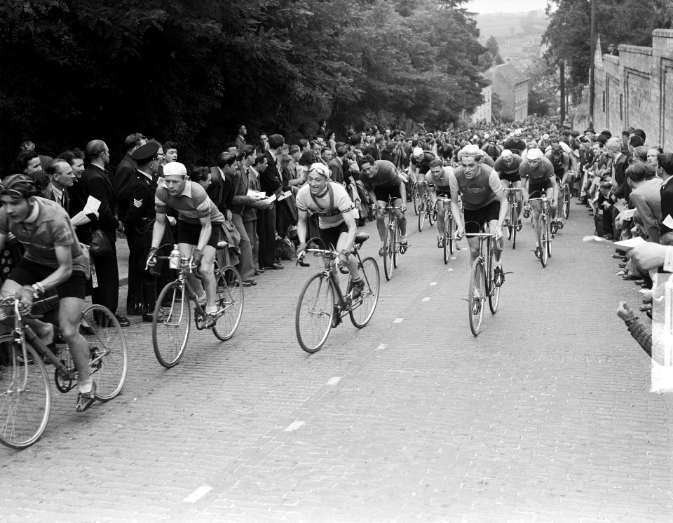 Wielerkamp Valkenburg. Amateurs op Cauberg (Sportwereld) , Bestanddeelnr 903-4389