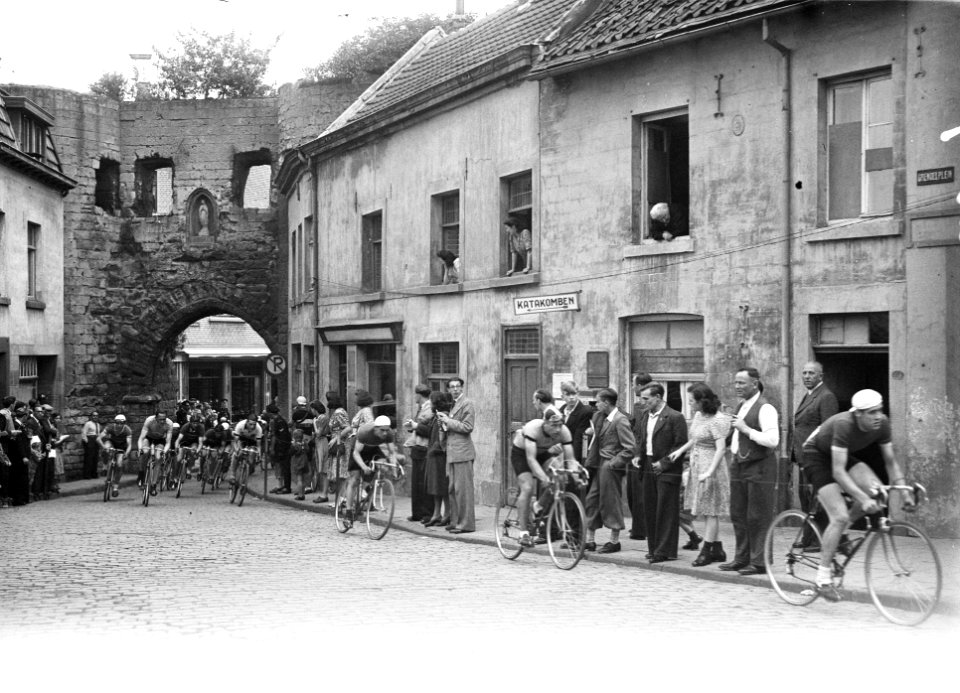 Wielerkamp op de weg 1947 Cauberg, Bestanddeelnr 902-2327