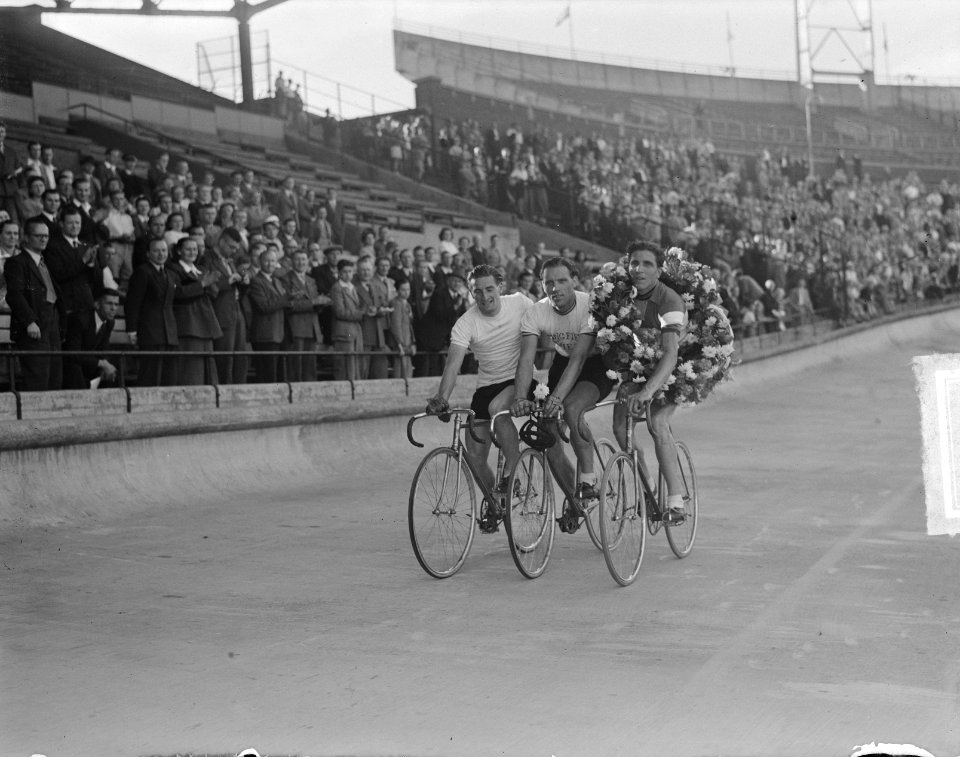 Wielerkamp 50 km Olympisch Stadion Peters, De Best , Vonting, Bestanddeelnr 903-4641