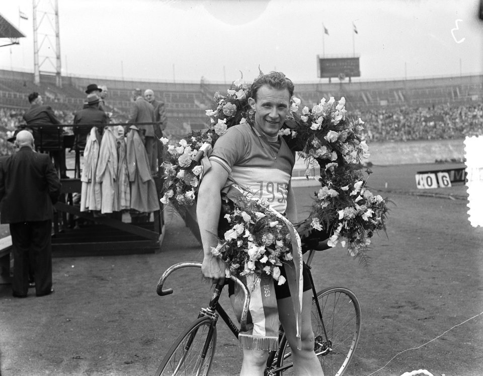 Wielerkampioenschappen Amsterdam Olympisch Stadion. Kampioen sprint amateurs Jan, Bestanddeelnr 905-7811