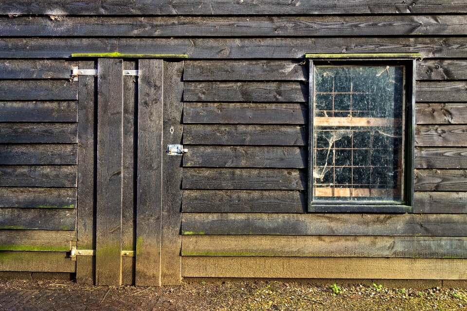 Door window dilapidated