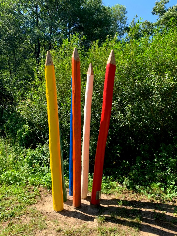 Wichtel-Wanderweg Schmitten, Station Weiltalweg, Stifte