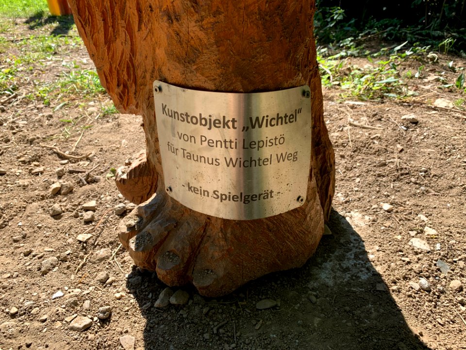 Wichtel-Wanderweg Schmitten, Station Weiltalweg, Schild