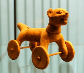 Wheeled animal - East Mexico cultures - Ethnological Museum, Berlin - DSC00852