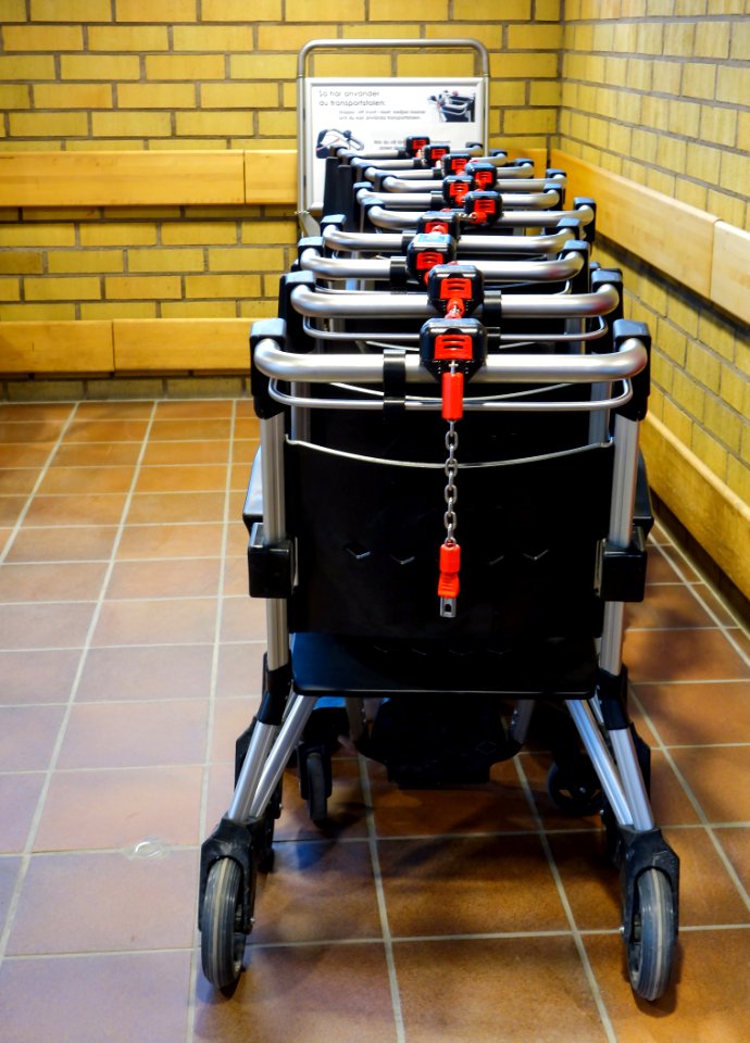 Wheelchairs for visitors at the entrance - NÄL hospital 2