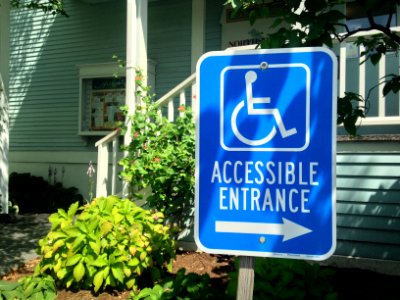 Wheelchair ramp sign 