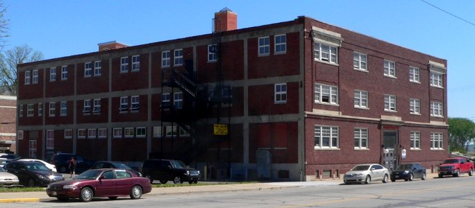 Wherrett-Mize Drug bldg from SW 1