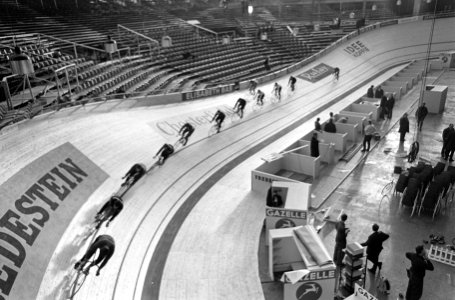 Wielerzesdaagse in de RAI, enige renners tijdens training, Bestanddeelnr 919-8616