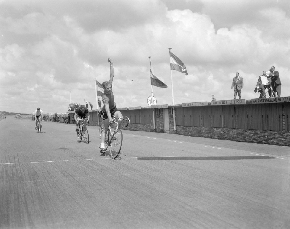 Wielrennen Kampioenschap van Nederland amateurs op de we Zandvoort Tweede Jo d, Bestanddeelnr 908-7056