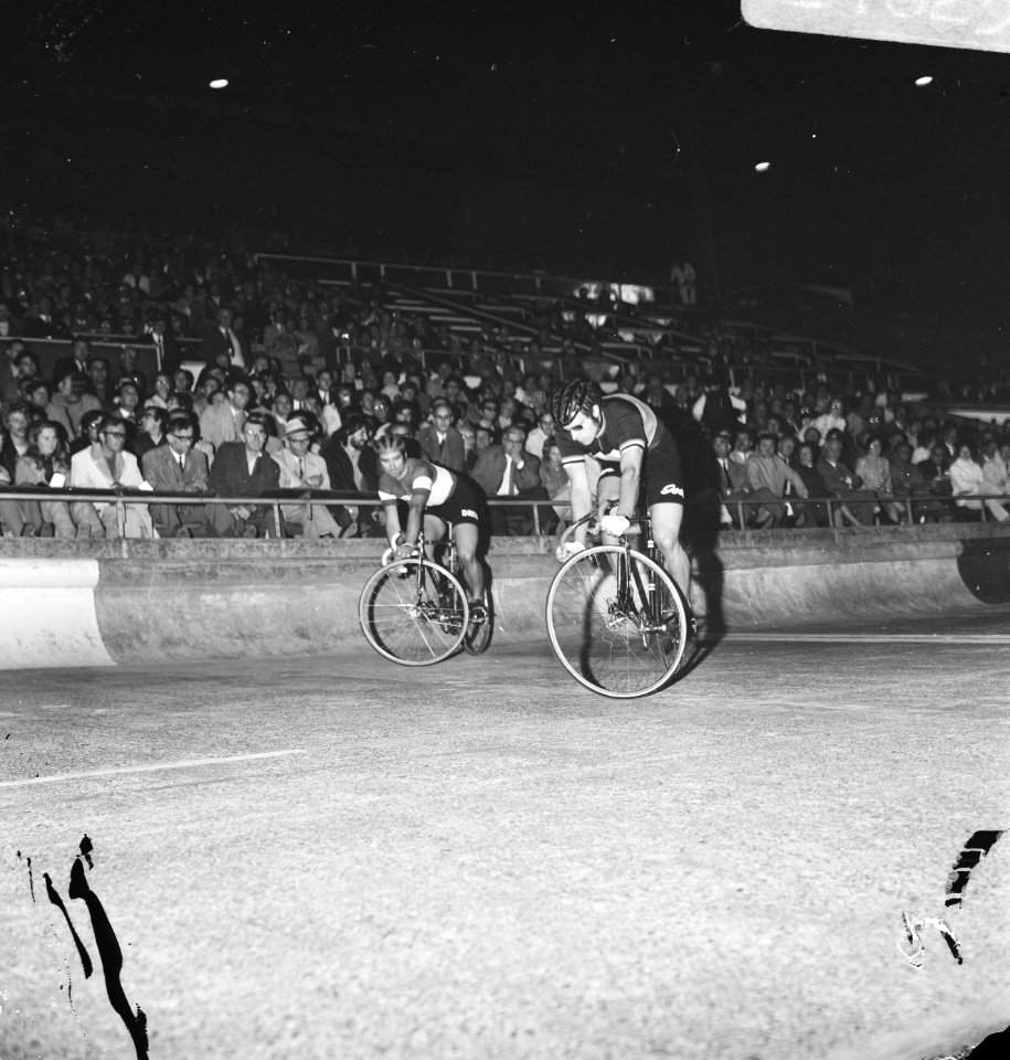 Wielerwedstrijden in Olympisch Stadion Amsterdam, Van Lanker (l) en Turrini (r) , Bestanddeelnr 924-8231