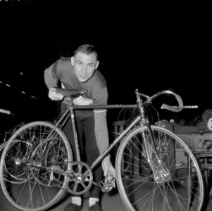 Wielerzesdaagse in het sportpaleis te Antwerpen Wim van Est, Bestanddeelnr 909-3566