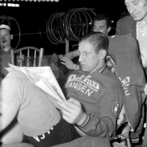 Wielerzesdaagse in het sportpaleis te Antwerpen 42-jarige Gerrit Schulte (blond, Bestanddeelnr 909-3570