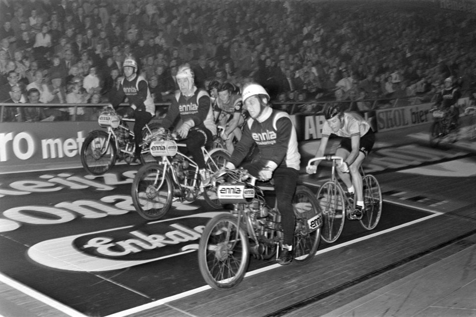 Wielerzesdaagse in Ahoy, Rotterdam momenten tijdens GP, Bestanddeelnr 928-3778