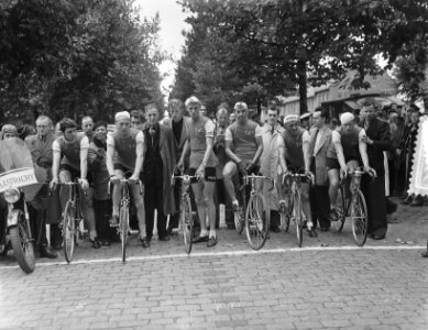 Wielrennen clubkampioenschap Eindhoven, TWC Maastricht. v.l.n.r. Piet Haan, Piet, Bestanddeelnr 905-9804