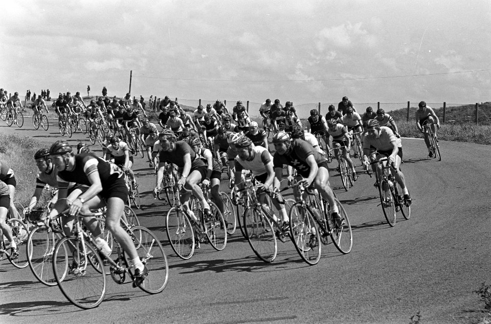 Wielrennen te Zandvoort, het rennersveld, Bestanddeelnr 917-9949