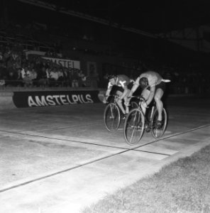 Wielrennen Nederland tegen Denemarken. Ruiters verslaat Jensen op de sprint, Bestanddeelnr 920-5910