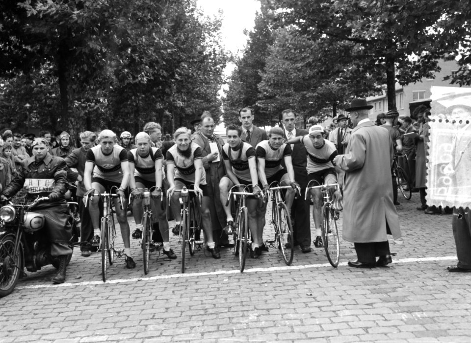 Wielrennen clubkampioenschap Eindhoven, RTC Wilhelmes, Bestanddeelnr 905-9809