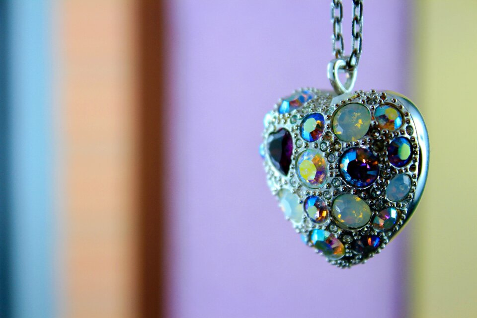 Necklace sparkling stones glass blocks
