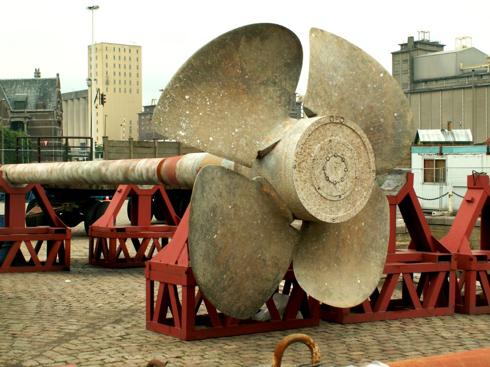 Wielinge old propellor in Drydock p6, Antwerp, Belgium