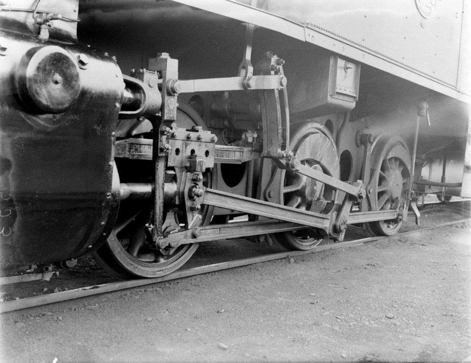 Wielen met aandrijving van een stoomlocomotief, Bestanddeelnr 252-1021