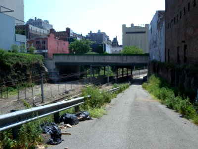 West Side NYCRR 38 St access jeh