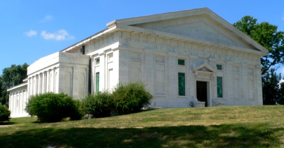West Lawn Mausoleum Omaha 7