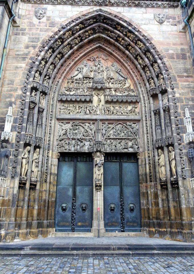 West portal - St. Lorenz church - Nuremberg, Germany - DSC01732