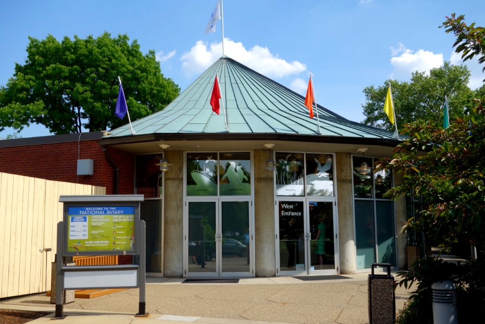 West Entrance - National Aviary - DSC05663