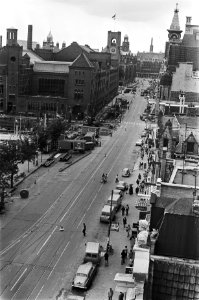 Werkzaamheden Damrak in Amsterdam, overzicht, Bestanddeelnr 928-7664 photo