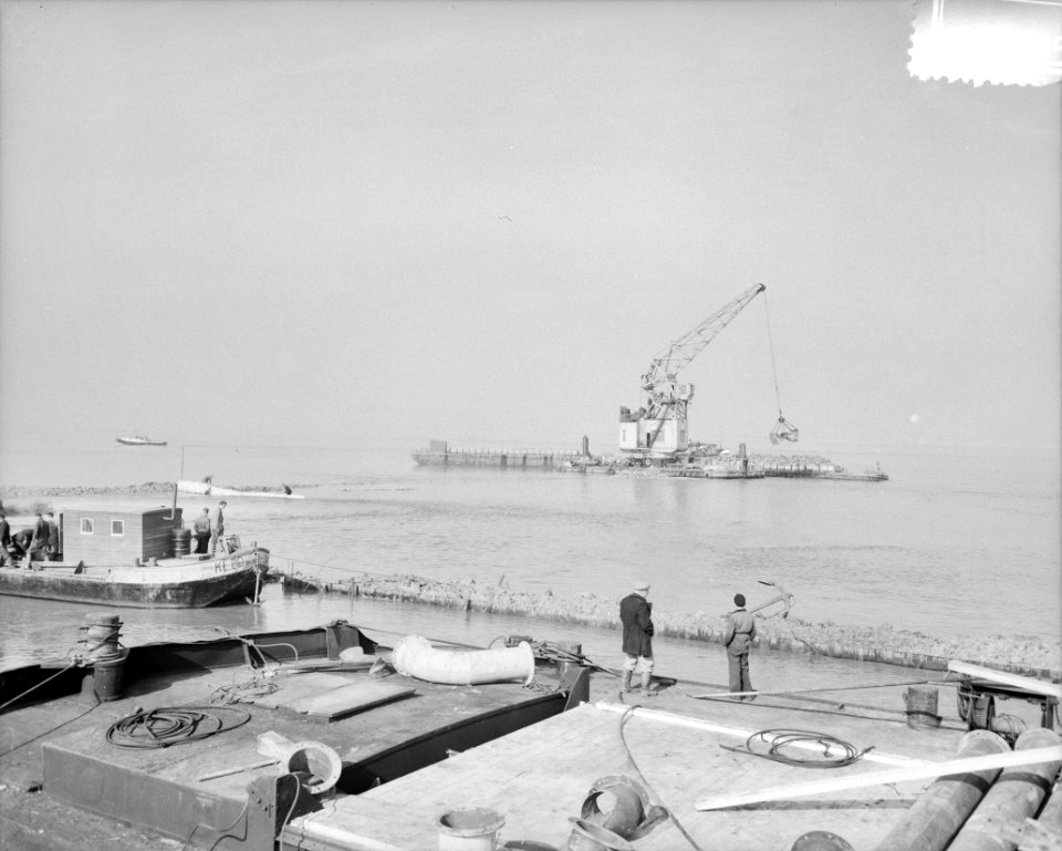 Werkzaamheden Deltaplan bij Hellevoetsluis, Bestanddeelnr 908-3935
