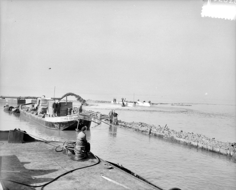 Werkzaamheden Deltaplan bij Hellevoetsluis, Bestanddeelnr 908-3936