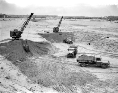 Werkzaamheden in het kader van de verlenging van de Haringhaven te IJmuiden. Ov…, Bestanddeelnr 912-0111