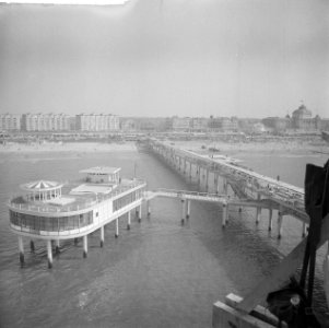 Werkzaamheden pier te Scheveningen Overzicht pier naar het strand, Bestanddeelnr 912-3419