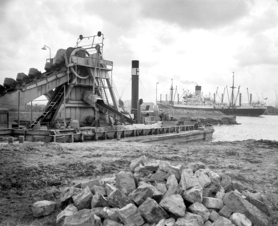 Werkzaamheden Coentunnel. Baggermolen, Bestanddeelnr 912-9209