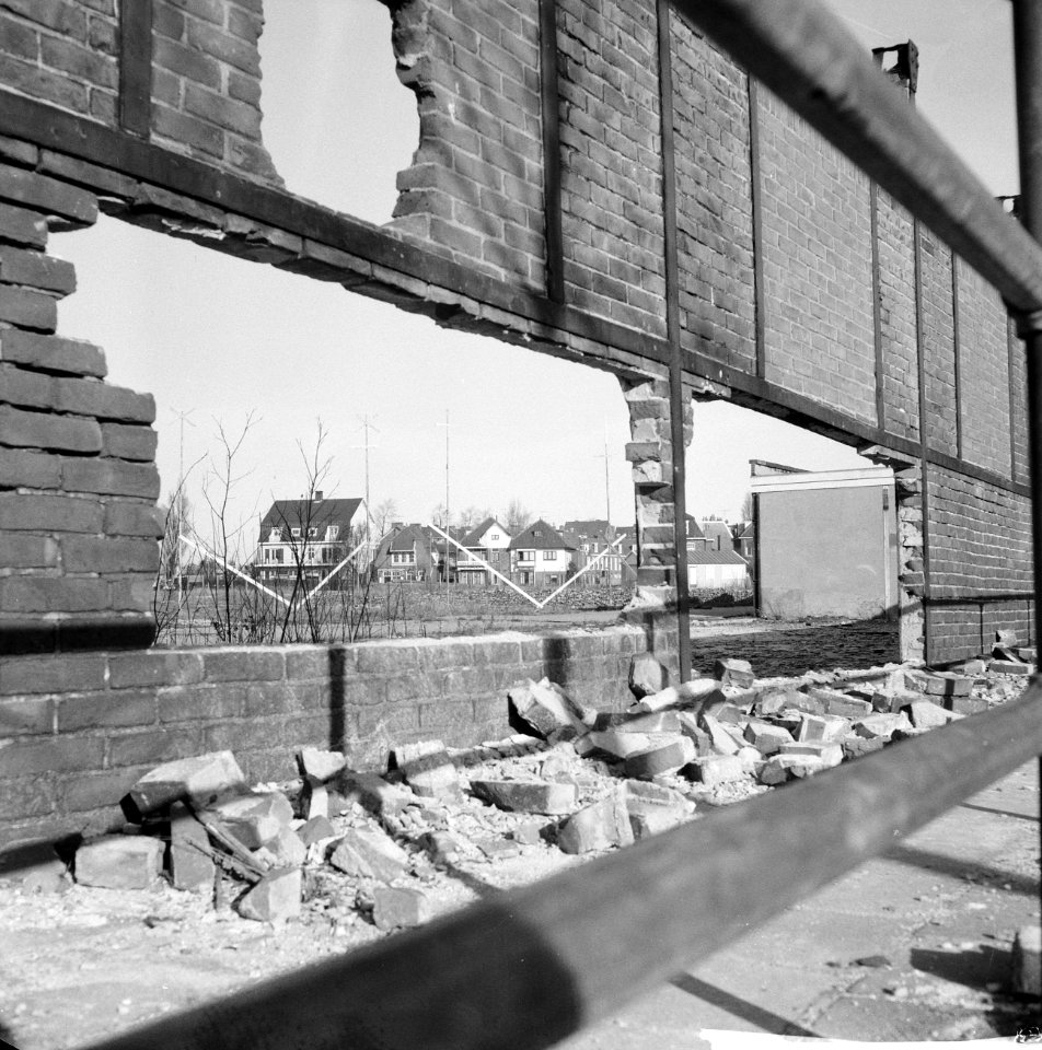 Werkzaamheden aan IJ-tunnel Afgebroken huizen, Bestanddeelnr 913-4591