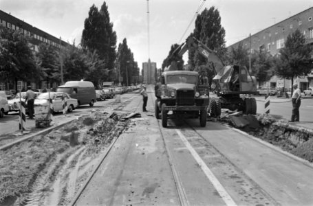 Werkzaamheden voor vrije trambaan op Vrijheidslaan, Amsterdam, Bestanddeelnr 924-7816