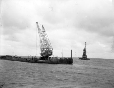 Werkzaamheden Zuiderzeewerken, dijkbouw LelystadHarderwijk, Bestanddeelnr 906-6383