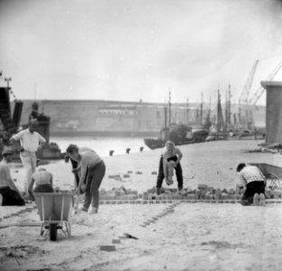 Werkzaamheden om en nabij de wandelpier van IJmuiden, Bestanddeelnr 914-0411