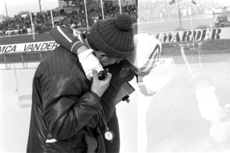 Wereldkampioenschappen schaatsen dames in Heerenveen trainer Jan Vloedgraven me, Bestanddeelnr 925-4356