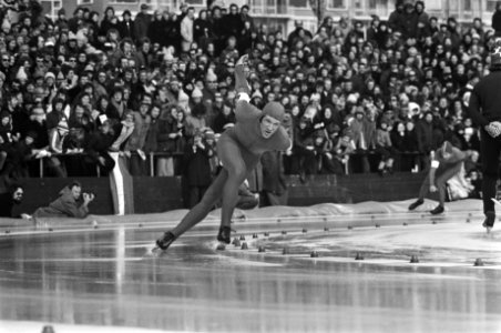 Wereldkampioenschappen schaatsen in Heerenveen Hans van Helden op 1.500-meter, Bestanddeelnr 928-4388