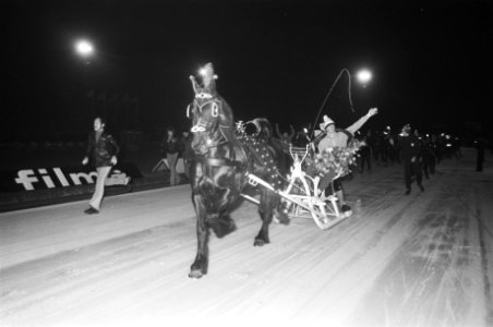 Wereldkampioenschappen schaatsen in Heerenveen wereldkampioen Piet Kleine in ar, Bestanddeelnr 928-4397