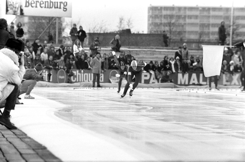 Wereldkampioenschappen schaatsen dames in Heerenveen nr. en 27 Atje Keulen Deel, Bestanddeelnr 925-4404